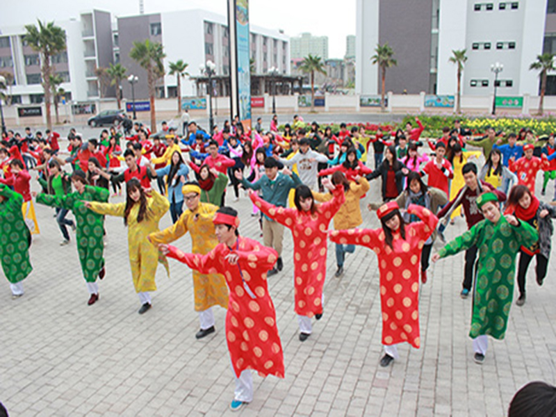 Chuyện &iacute;t biết về những ca kh&uacute;c Xu&acirc;n bất hủ